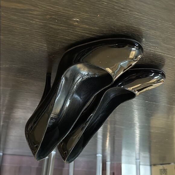 Burberry Black Patent Leather Heels – Size 36.5 | NWOB | Elegant Designer Pumps - Picture 7 of 14